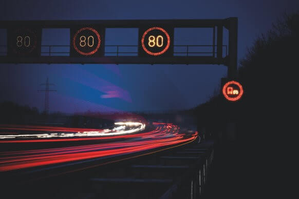 Dirigir na Autobahn sem limite de velocidade