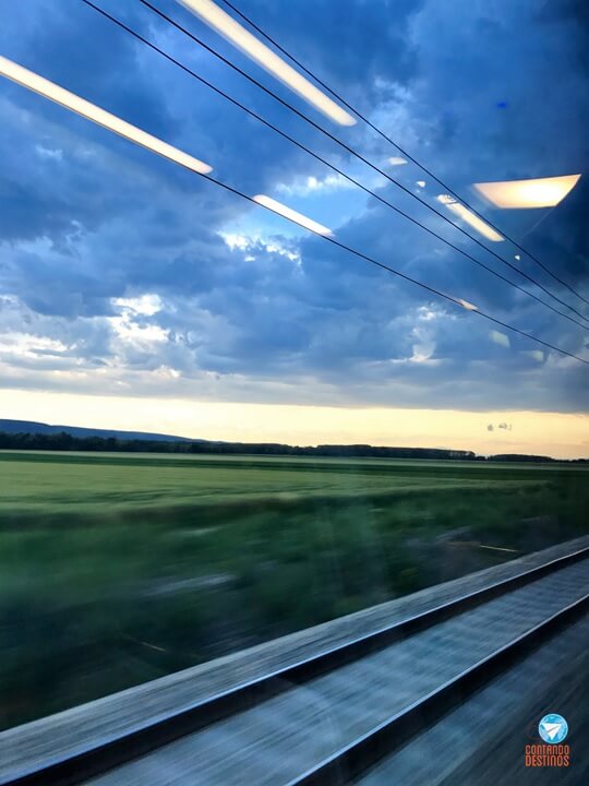 Budapeste a Viena de trem