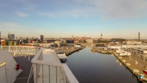 Viagem entre Helsinque e Tallinn de Ferry