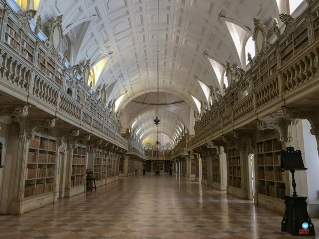 Biblioteca do Palácio Nacional de Mafra, Portugal