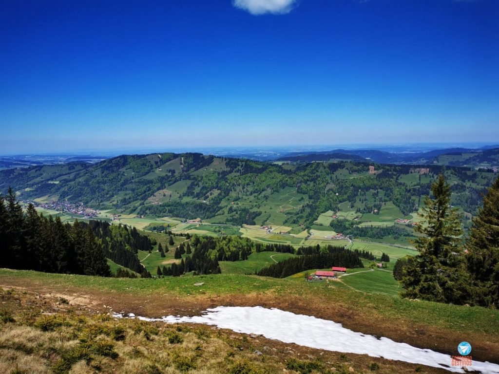 vista dos alpes - trilha no Allgäu 