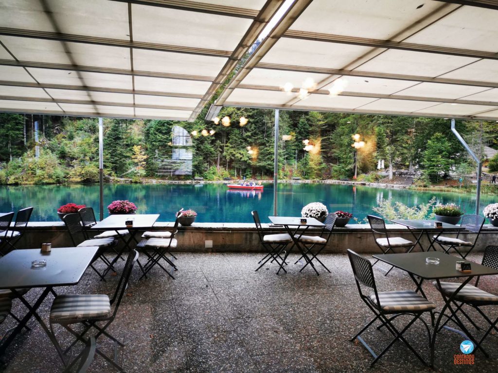 restaurante no lago Blausee